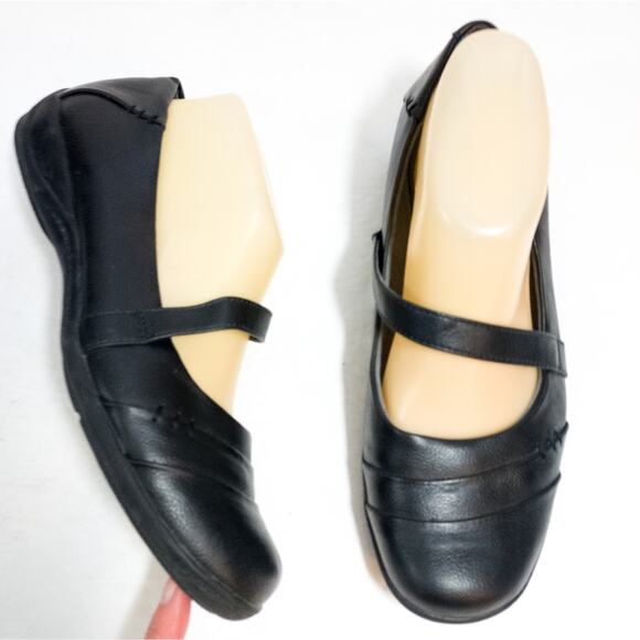 Bare Traps mary janes flats vegan leather loafers Islindo 8.5 - Picture 1 of 10